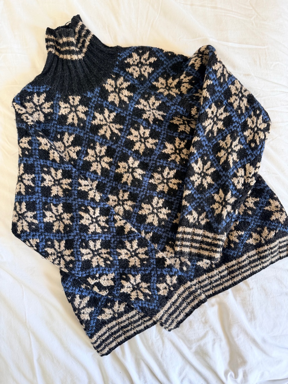 Vintage 90s J.Crew 100% Wool Nordic Snowflake Sweater - Picture 6 of 9